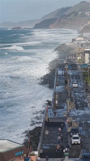Eric Thurber on Instagram: "King Tides hitting San Francisco today, wet but fun project to shoot. . . . #sanfrancisco #kingtides"