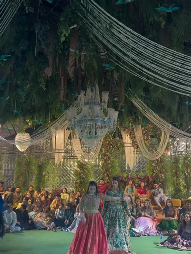 Mehndi Celebration: Traditional Dance in Lahore