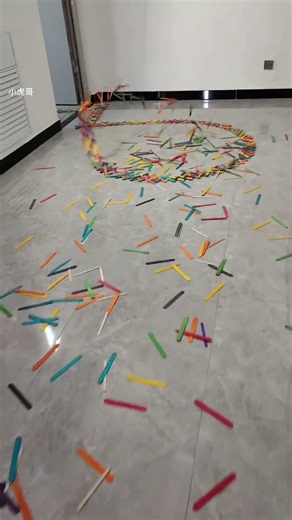 大家帮我配个音乐？绝活表演 #雪糕棒多米诺 #是时候展现真正的技术了