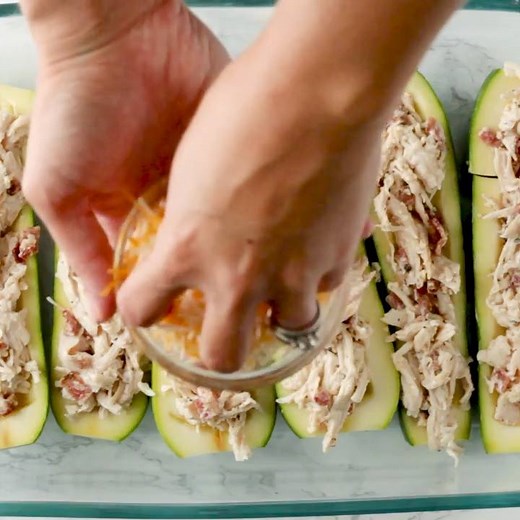 253K views · 158 reactions | Zucchini stuffed with Chicken, Bacon and Ranch and then topped with cheese! These zucchini boats are super easy to make and make an amazing dinner! Plus they reheat well to so you can have left overs for lunch the next day! (That is if there are any left overs LOL) https://www.midgetmomma.com/chicken-bacon-ranch-zucchini-boats/ | Easy Family Friendly Keto/Low Carb Recipes | Facebook