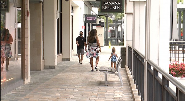 Easter Sunday store closures in Hawai'i impact shoppers