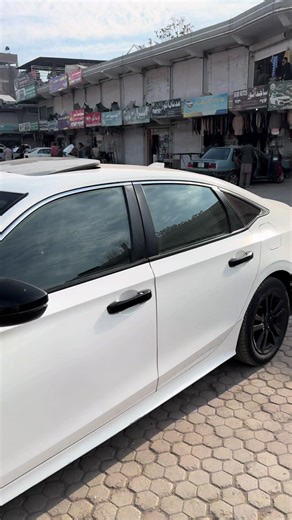 Explore the 2025 Civic: Features and Specifications