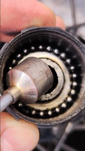 How to easily disassemble the freehub body of a bicycle wheel