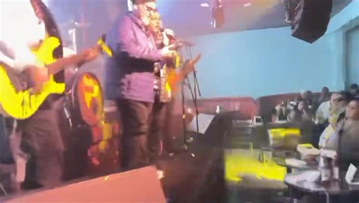 17K views · 377 reactions | “Por Que Te Querre Yo Tanto” Invitado Especial Arturo Rodriguez. Gracias Hermano Por Visitarnos. | Los Bondadosos | Facebook