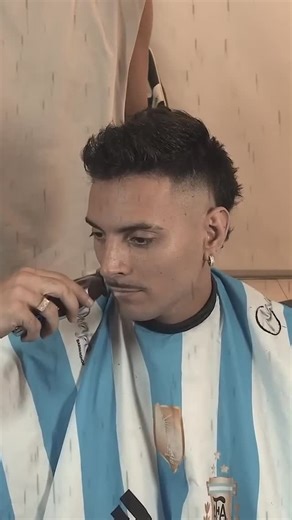 Coscu on Instagram: "Se va el bigote? @facunavajass"