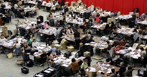 Élections. Mise sous pli et livraison sous contrôle