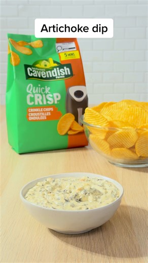 Will it chip? Of course it will! From the thickest dips to the chunkiest salsas, our new Crinkle Chips won’t crack under the pressure 💪 #CavendishFarms #QuickCrisp #CrinkleChip #NewProduct Va-t-elle croustiller? Des trempettes les plus onctueuses aux salsas aux gros morceaux de légumes, nos nouvelles Croustilles ondulées ne craqueront pas sous la pression 💪 #LesFermesCavendish #QuickCrisp #CroustilleOndulée #NouveauProduit | Cavendish Farms