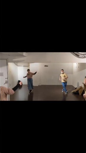 大人から始める易しいブレイクダンス42【立ちステップ振り付け練習風景】#コミュニティ #ブレイクダンス #月曜クラス #どこでも出来る趣味 #shorts