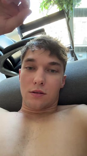 Free NYC Grindr advice! | Art Bezrukavenko