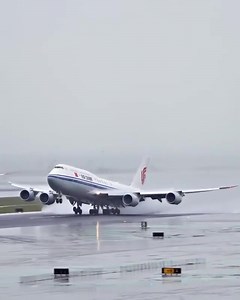 3K views · 136 reactions | AIR CHINA Boeing 747 - 8 UNITED AIRLINES Boeing 777 and EVA AIR Boeing 777 take off. | Airbus vs Boeing | Facebook