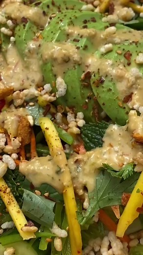 1.5K views · 26 reactions | Cameron Diaz has teamed up with goop Kitchen to create a salad that checks all the boxes: colorful veggies, a touch of spice, and the perfect pairing with Avaline’s crisp Sauvignon Blanc. Click here to order or make it at home yourself: https://goop.com/649451b7 | goop | Facebook