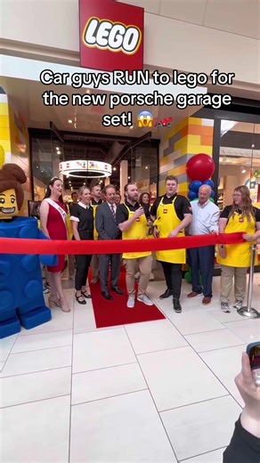 Discover the New Porsche Garage Lego Set for Car Enthusiasts