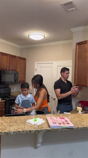 Feliz Navidad para todos ❤️🙌🏼 atrasado Jajaj espero la hayan pasado bien #navidad #juanocmarysyabraham #family #usa #cooking