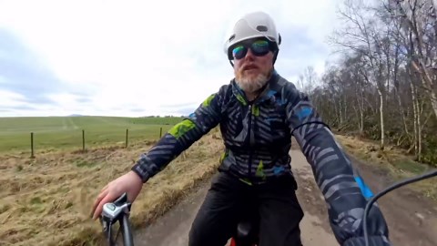 2-Drawer Lateral File Cabinet, White Metal Filing Cabinet for Letter/Legal/A4/F4 Hanging Folders, Secure Locking Office Cabinet with Anti-Tilt Design, Easy Assembly Home & Office Storage