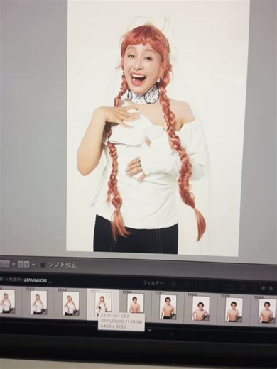 もも on Instagram: "音楽劇『三文オペラ 歌舞伎町の絞首台』 2025年12/17日（水）～21日（土） 会場：新宿歌舞伎町SHINJUKU FACE 悪い奴らが沢山でてきます🚬 わたしも悪い顔してる〜 ポリー役を演じます😎ワル〜い花嫁です💍 昨日から音楽稽古もはじまりました クルト・ヴァイルの音楽の世界と、大野さんのアレンジでものすんごい事になりそう🤯🤯🤯ﾜｸﾜｸ 約300年上演され続けている、舞台「三文オペラ」 年末は是非歌舞伎町に観に来て下さいね🍷 良いお席からどんどん埋まってきているそうです❣️ チケット販売中🎫 #三文オペラ歌舞伎町の絞首台"