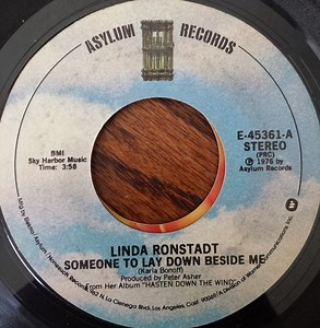 Linda Ronstadt - Someone To Lay Down Beside Me