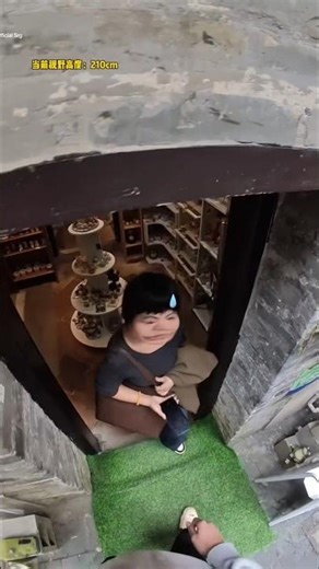 He is going to visit a museum today to exploit his height.