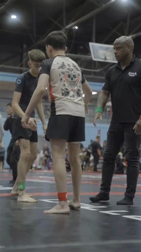 @zachaliu .bjj out of @liverpool_combat_academy gets the slick submission to win his No-gi Expert match 🥋🔥 . . @nagafighter is coming back to a town near YOU! 🔥🥋 Find the next NAGA in your town, download the NAGA Calendar (link in bio) and register today! 😎 •🥇 Male and Female Absolute Champions win 💵 CASH prizes! • 🤼‍♂️ Two-match guarantee for ALL competitors! ⏳ Registration prices go up soon, click the link in our bio and register now before it’s too late!💥 . . 🎥: @leon.brinkley | Nor