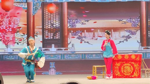 Tea-Picking Opera is a must-see! 🤩 "Cai Cha Xi", or "Tea-Picking Opera," is originated from #China's #Guangdong Province. 🎭 Inspired by tea-picking and rural labor, the performances are filled with heartwarming tales that promote kindness and uphold the values that matter.❤️ #TraditionalTheater #Opera #ChineseCulture #Teaculture #cultural #CulturalHeritage | The South