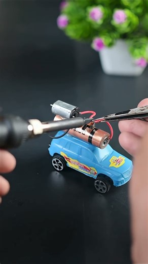 How To Make Falling Car At Home Rc Motor #trendingshorts #experiment #scienceproject #ytshorts#short