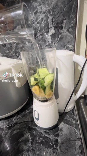 So yummmy 😋🤤 and healthy 😍❤️ #bananacucumber #portableblender #healthyjuice #smoothie