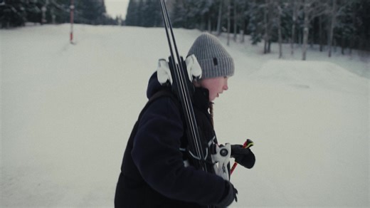 🇱🇻 Mūsu ceļš uz virsotni nav ātrs, nav viegls – tas ir izcīnīts sniegā. Mums nekas netiek dots, bet katrs metrs ir jānopelna pašam. Te čempioni nerodas no komforta, te viņi izaug no spīta, rakstura un sapņa. Bet, kad viņi traucas lejā, tā ir brīvība. Tieši šī neatlaidība ir tā, ko mēs mīlam un novērtējam. Seko līdzi olimpiskajām spēlēm Latvijas Televīzijā, Latvijas Radio, REplay.lv un portālā LSM! 📺📻 Latvijas Sabiedriskais medijs – Milānas-Kortīnas ziemas olimpisko spēļu oficiālais pārraidīt