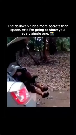 menshowfairness on Instagram: "Follow @darkweb_banned for more 💥 利用动能路面将车辆通行转化为电能。这些路面嵌入压电晶体和感应线圈，捕捉来自汽车、自行车轮胎的振动和压力。当车辆驶过时，重量和速度会对路面产生动态载荷。路面会微幅变形，从而引发机械应力。内置的压电材料将这种应力转化为电能，同时电磁感应捕捉滚动动能。每辆车通过时产生微量电荷，而高速公路上数万车辆累积就能生成足够电力驱动路灯、交通信号和充电站。在鹿特丹港附近的高流量路段，每天约有5万辆车为系统贡献能量。这些电能可储存于电池或实时并网，减少化石燃料依赖，并推动智能交通基础设施。这种技术将日常交通转化为可靠的可再生能源#荷兰 #知识 #事实 你知道吗推荐＃科技 ＃创新 ＃能源 ＃可持续 实验 热门"