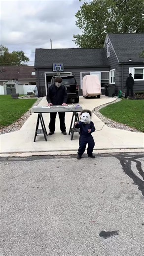 He’s got moves🎃