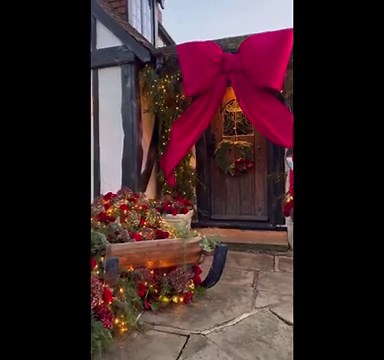 Stacey Solomon unveils giant Pickle Cottage Christmas decorations