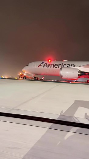 American Airlines B787 under tow to gate for departure to HND #laxairplanes #traveltheworldnow #besttakeoff #modelflying #soccermls #traveltheglobe #actionvideo #traveltheworld #fulltimetravelers #beattheheat | Airplane spotter