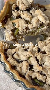 Comment ZUCCHINI PIE and I’ll DM the recipe to you! 🥧 👇🏽You would never guess that this mock apple pie is actually made from zucchini! This is an absolutely fun way to use up any excessive summer squash growing in your garden or to get the picky eaters in your family to eat zucchini for dessert. ✨ Recipe: https://plantbasedonabudget.com/easy-zucchini-mock-apple-pie/ | Plant-Based on a Budget