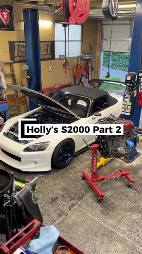 JCz Automotive LLC on Instagram: "Part 2 of Holly,s S2000 engine refresh. A lot of lost video footage that should have been put into this reel but we pulled out the F20, replaced all 16 valve retainers, timing chain with guides, tensioner, resealed oil pan, intake/exhaust gaskets, t-stat, water pump, and it was only right we degreased and clean the engine and trans to make it look good in her refreshed engine bay! @hollypopss #s2000 #f20c #AP1"