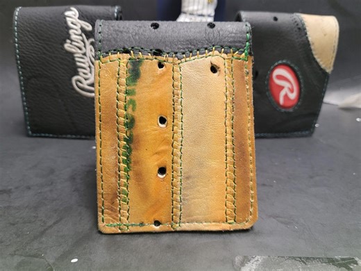 Reclaimed Baseball Glove Handmade Leather Bifold Wallet 8 Cards Slots - Etsy