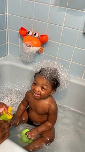 72K views · 2.5K reactions | Making bathtime even more fun. We love our crab bath bubble maker. Link in the comment session. #fyp #momlife #foryoupage #foryou #andrewjnr #boymom #viralvideo #dadlife #mumlife #babyfoodidea #baby | Andrew Jnr | Facebook