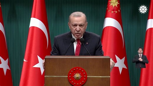 Cumhurbaşkanımız Sayın Recep Tayyip Erdoğan, Cumhurbaşkanlığı Kabine Toplantısı sonrası açıklamalarda bulundu: “Bakanlığımızın genelgesi doğrultusunda okullarımızda gönüllülük esasına dayalı, birbirinden güzel etkinlikler düzenleniyor. Sevgili yavrularımızın, tüm kara kampanyalara rağmen, bu Ramazan’ı bir başka coşkuyla idrak ettiklerini memnuniyetle müşahede ediyoruz. Okul bahçelerinde neşeyle koşturan… Işıl ışıl gözleri ve gülen yüzleriyle camilerimizi birer gül bahçesine çeviren tüm çocukları