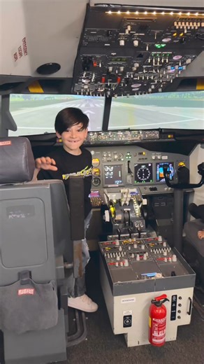 32K views · 203 reactions | O experienta unica alaturi de copii intr-un simulator de avioane adevarat Locul perfect pt copiii pasionati de avioane ❤️❤️ JETAV Flight Academy | Roxana Vancea | Facebook