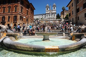 Piazza di Spagna a Roma tra storia e shopping