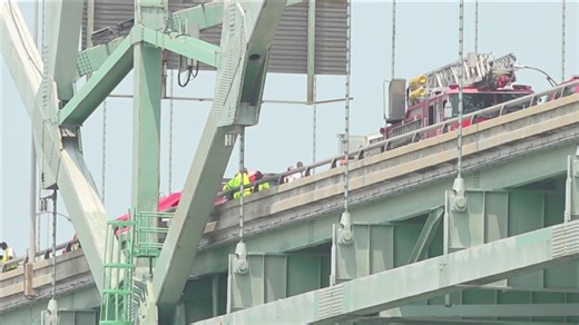 Two bridge closures on the Mississippi river reignites calls to build a third bridge between Tennessee and Arkansas