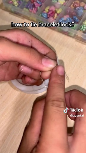 pano mag tali ng lock ng bracelet? #braceletmaking #braceletset #braceletmakingkit #zyental #zyentalissue how to tie bracelet lock