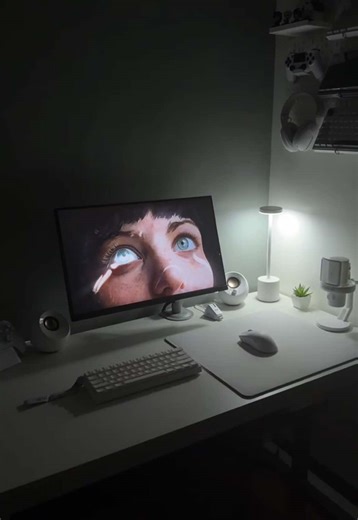 The desk lamp you’ve been looking for your setup! 🫣 @Revon | Setup ♠️ #BarTableLamp #SetupEssentials #RoomAesthetic #desksetup #techtok