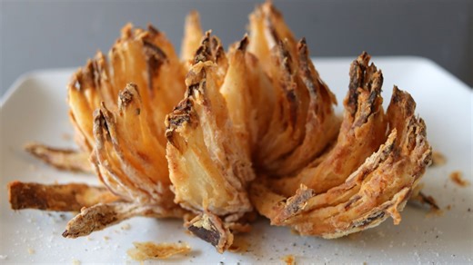 How to make a bloomin' onion in your air fryer!
