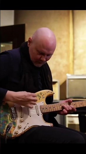 Billy Corgan plays “Drown” on the Gish guitar