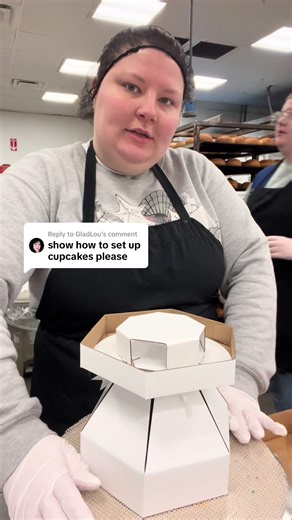 Replying to @GladLou #tutorials #cupcakebouquet | Cupcake Bouquet