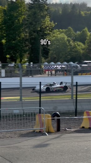 Do you prefer the 90s or the 2020s? Tell me in comment #automobile #sportscircuit #racing