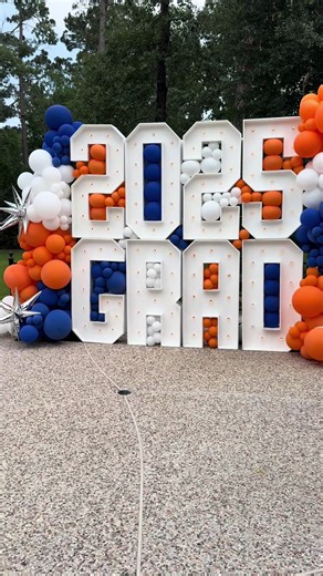 Class of 2026 parents… graduation parties book FAST! This backdrop is the perfect photo moment! DM to reserve your date. #grad #gradparty #college