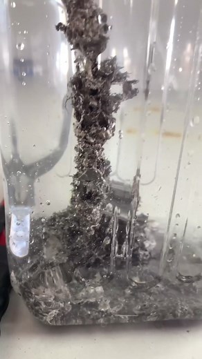 Most metals cool way differently when poured into water so I thought this was pretty cool! #chemistry #science #bismuth #moltenmetal
