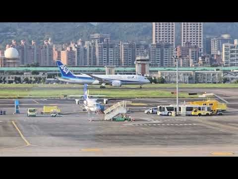 台北松山機場觀景台拍攝一架ANA全日本空輸航空NH854班次台北松山機場飛往日本羽田機場的B787-8型飛機編號JA808A噴射客機終於滑行到跑道並滾行起飛