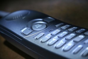 How to Set a Message on a Panasonic Cordless Phone | Techwalla