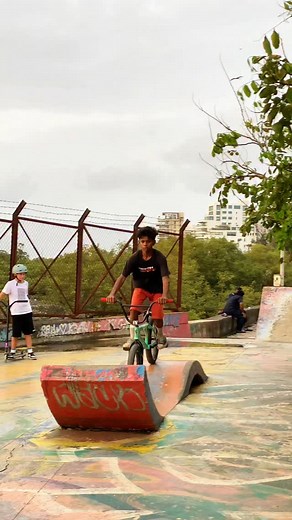 Next part? Jisme sab tricks land ho? #mehulbmx #mehulrider #explore #india #mumbai #viral #stunt #reels #trend #réel #fun #enjoy #bmx #stunt #stunter #cycle #trend #trends #explorepage✨ #réel #reel #bandra #kid #viralreels❤️ #virals #viralreeĺsvideo | Mehul Charaniya