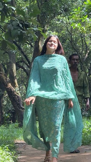 নিরব*তা যে স*ব সম*য় | Simran